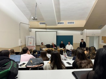 Presentaciones de libros en las aulas universitarias